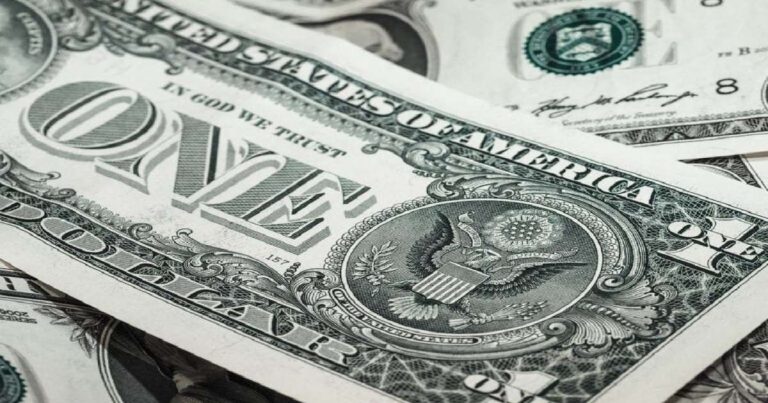 تسلط دلار در میان آشفتگی اقتصاد جهانی ادامه دارد