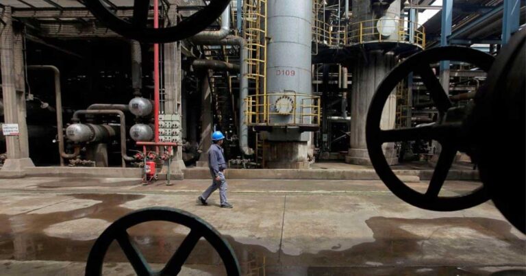 قیمت نفت منتظر بهبود تقاضای چین است!