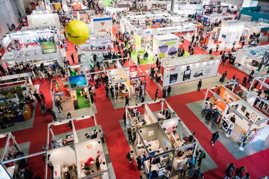 china trade fair- صادرات چین زیر تیغ بحران اقتصاد جهانی