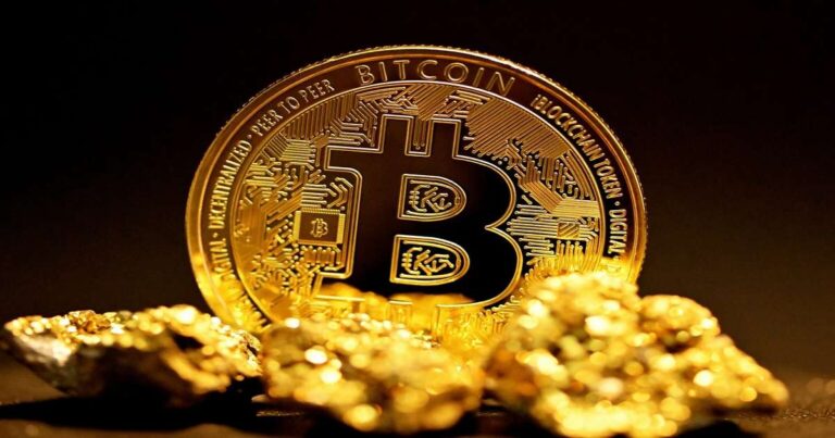 چرا حجم معاملات ماهانه بیتکوین از میانگین سالانه بیشتر شده است؟