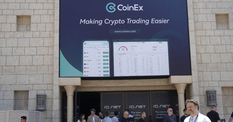 صرافی کوینکس، یکی از حامیان ویژه رویداد TOKEN2049